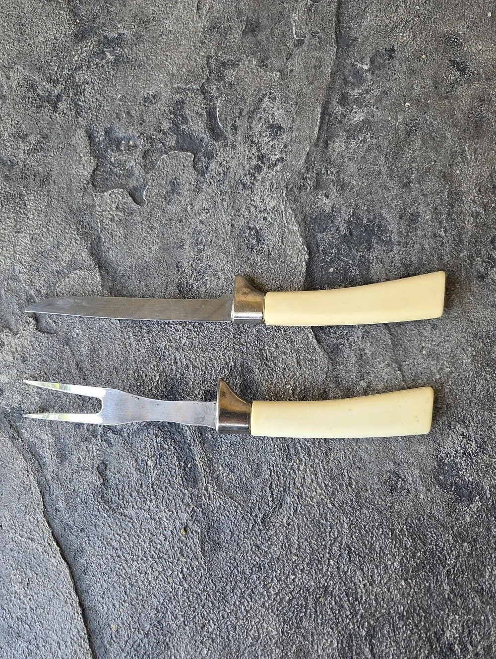 Cornflower Blue Floral Accent Carving Fork And Knife Lifetime Cutlery Sheffield